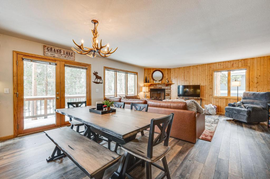 Idyllic Grand Lake Getaway Close to Marina!