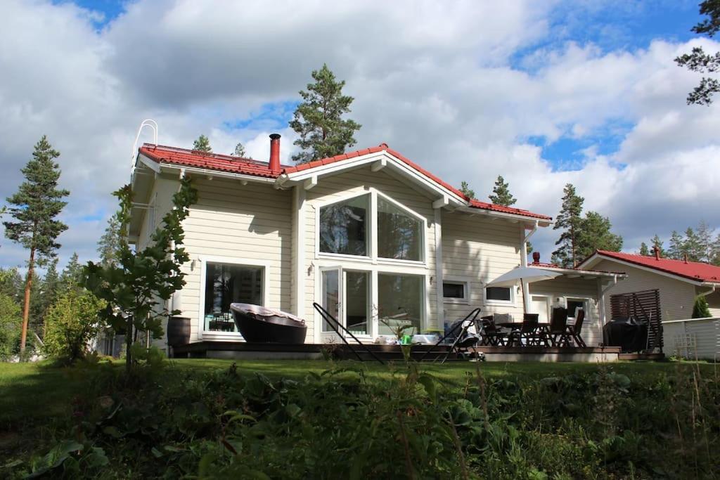 Omakotitalo Vierumäellä X A house near Vierumäki sports center