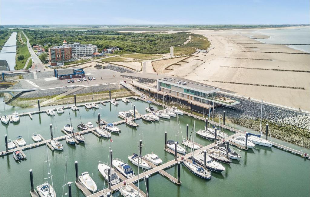 Nice Apartment In Cadzand-bad With Wifi And 2 Bedrooms