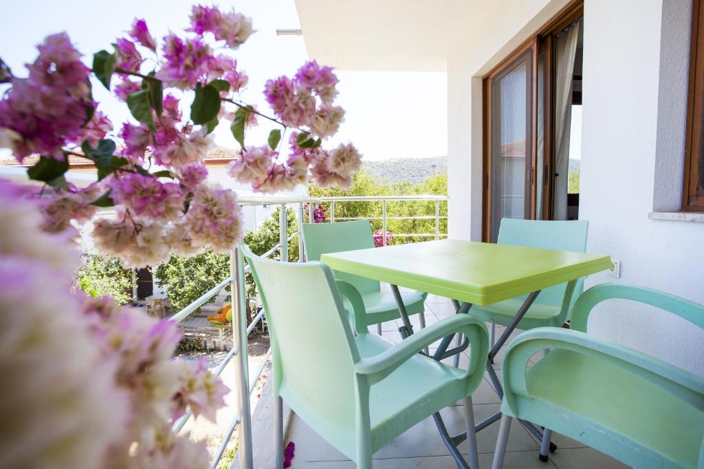 Flat w Nature View Balcony 1 min to Beach in Datca