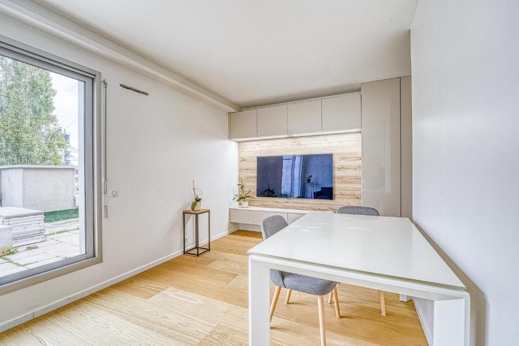 Superbe 2 pièces 52 m2 refait à neuf Boulogne Nord - Superb brand new 1 bedroom appartement North of Boulogne