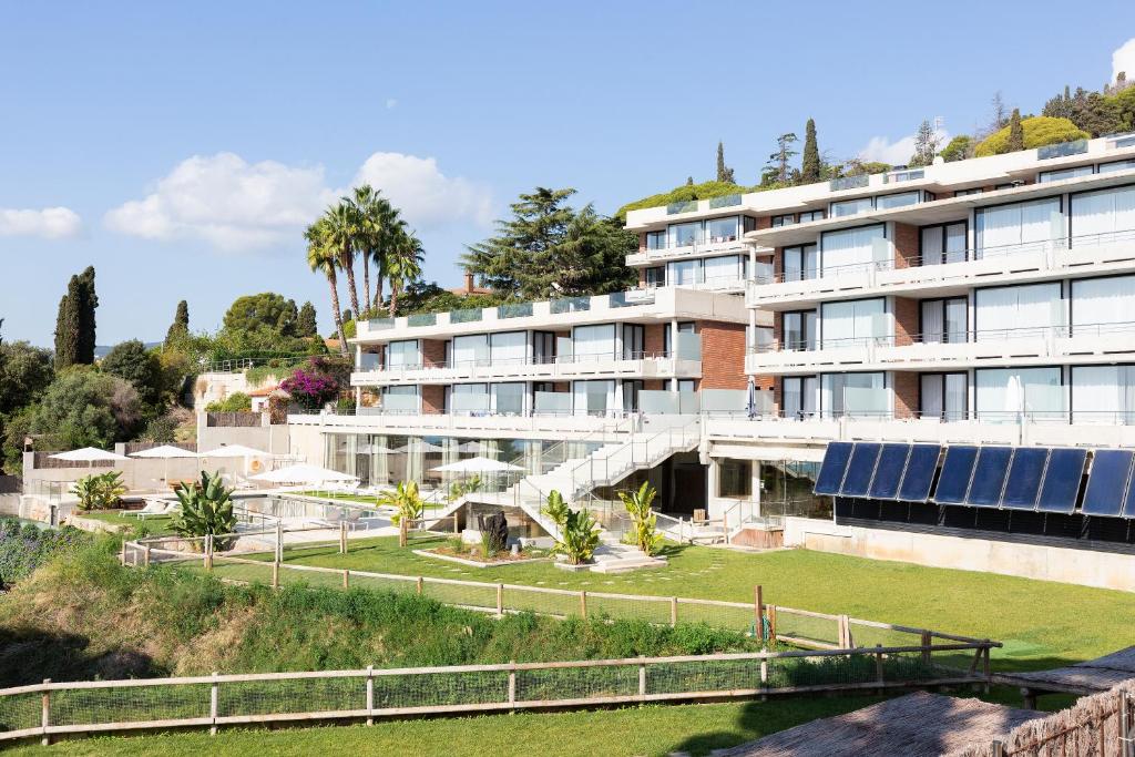 Santa Romana Apartments & Suites