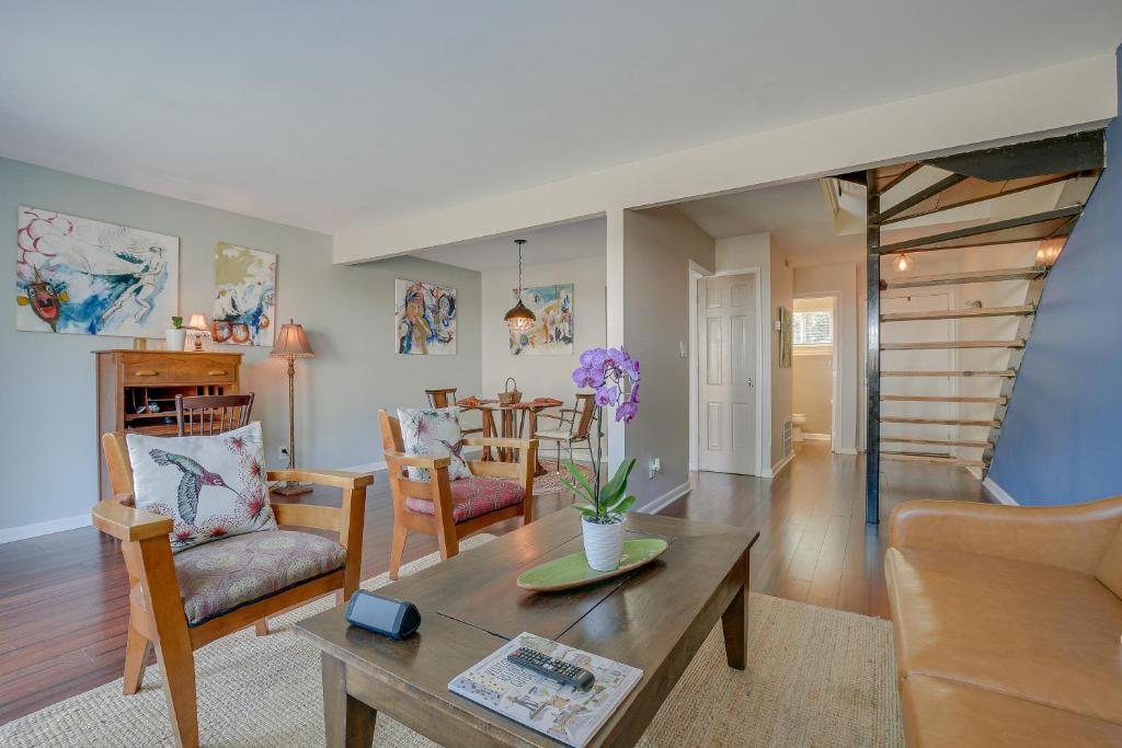 Charming Chapel Hill Townhome Near University!