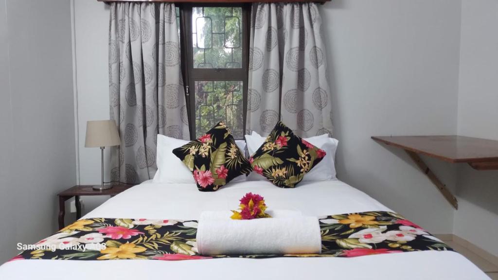NeemTree Villa- 5 Bedroom House On Its Own