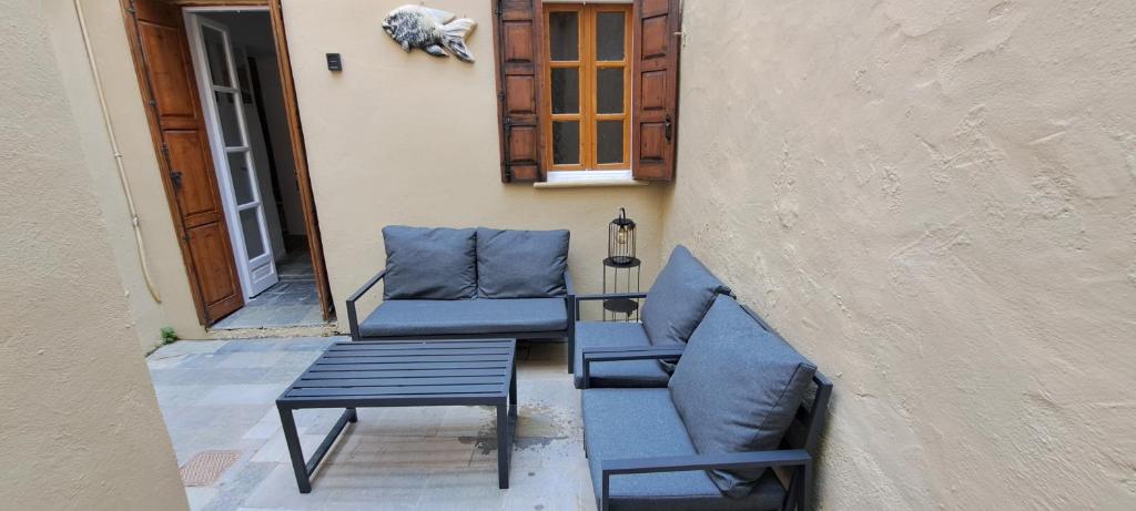 The Retreat in the heart of Old Town Rhodes