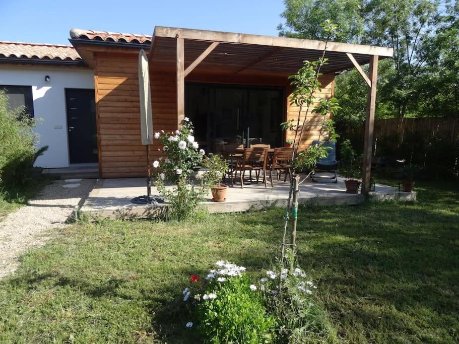 Beau 2 pièces avec jardin dans villa à Mougins.