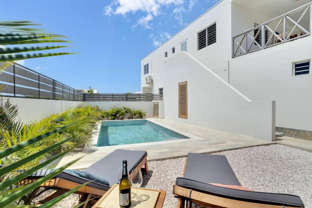 Villa Kiwi 3 min to the Beach with Private Magnesium Pool