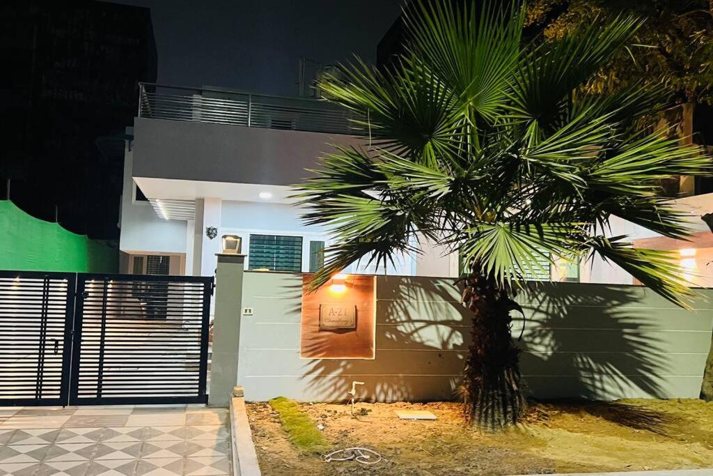 Beautiful Bungalow in heart of city A 21 Sector 70