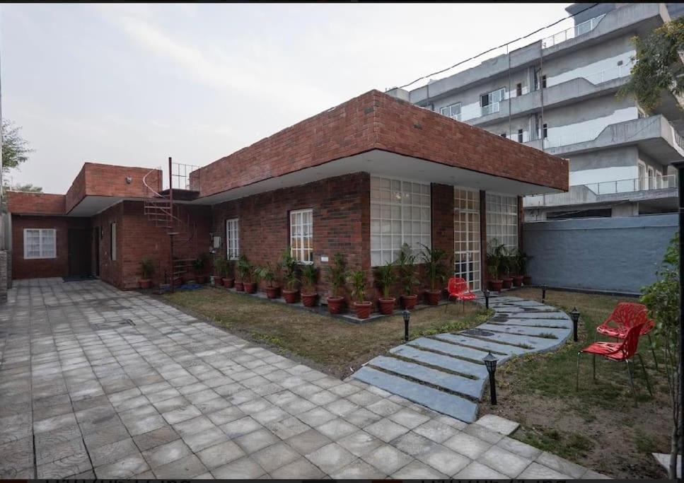 lux. Villa in noida sector 132