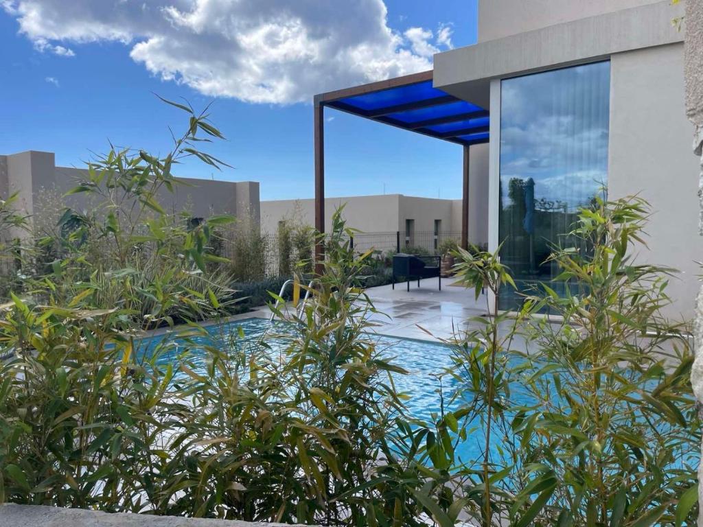 3-bedroom beach villa with a pool in Green Coast Palase