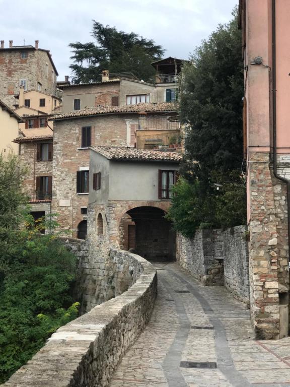 Cute House in Central Todi with Sensational Views of Surrounding Countryside