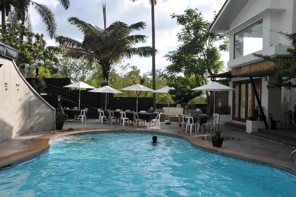 Date & Dine Resort