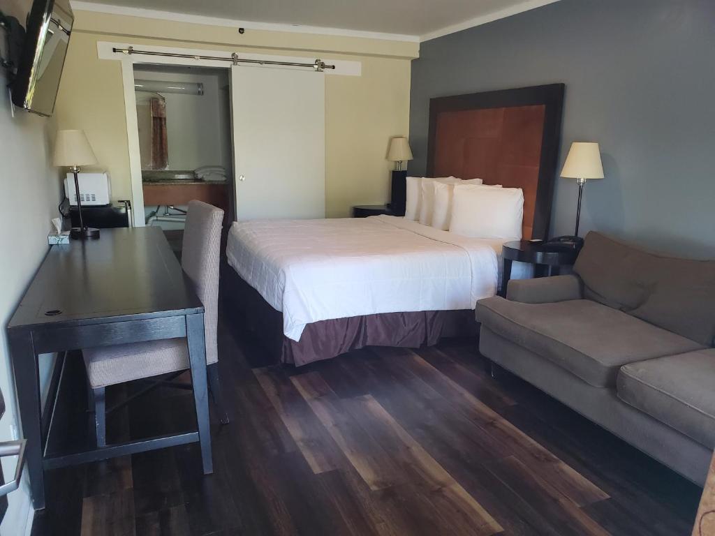 Deerfield Inn & Suites